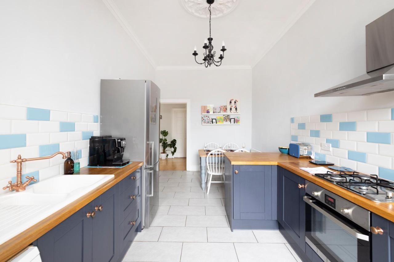 Altido Glamorous 2-Bed Flat Near Edinburgh Castle Exterior photo