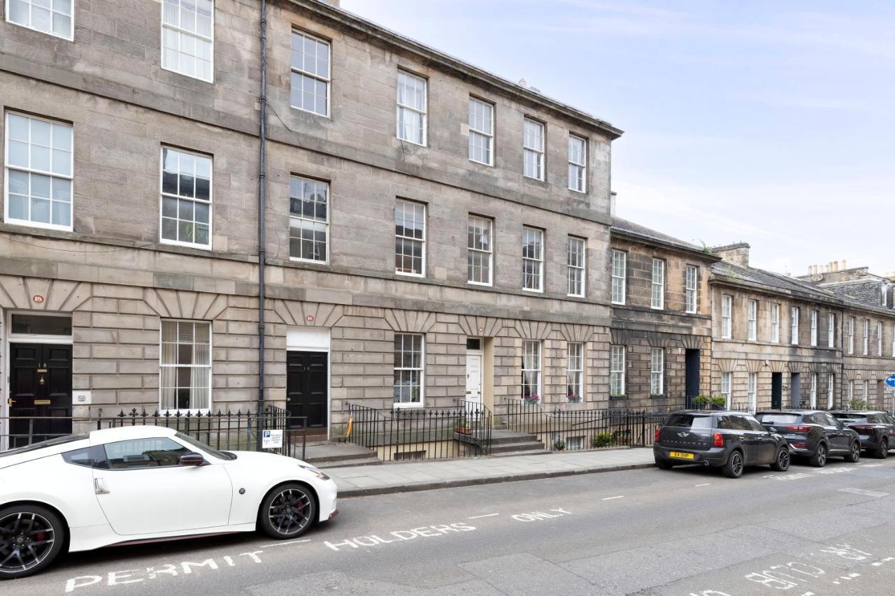 Altido Glamorous 2-Bed Flat Near Edinburgh Castle Exterior photo