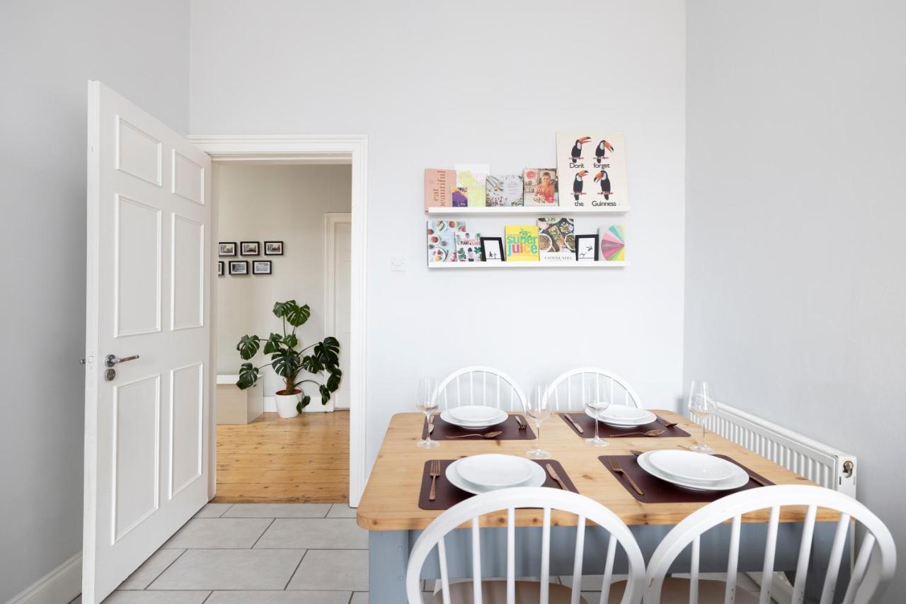 Altido Glamorous 2-Bed Flat Near Edinburgh Castle Exterior photo