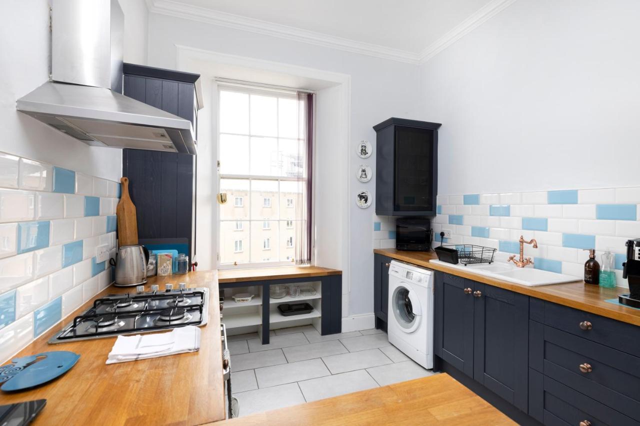 Altido Glamorous 2-Bed Flat Near Edinburgh Castle Exterior photo